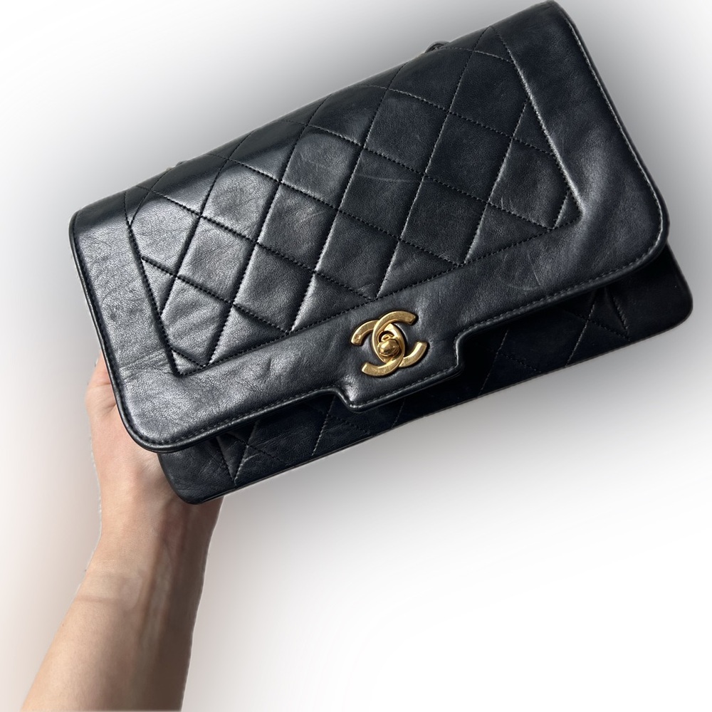 CHANEL Diana Medium CC Quilted Flap Bag